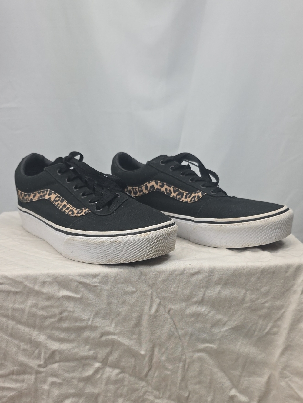 Vans Black Canvas Low-Top Sneakers with Leopard Stripe Size 11